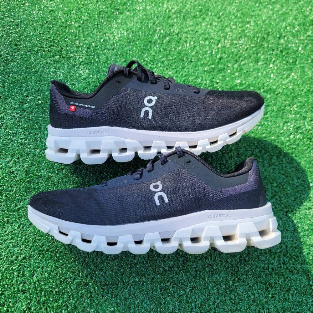 On cloudflow 4 - Women's Runnig shoes - Size 8.5